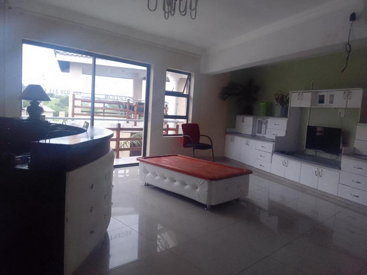 Emampingeni Lodge Bizana Extérieur photo